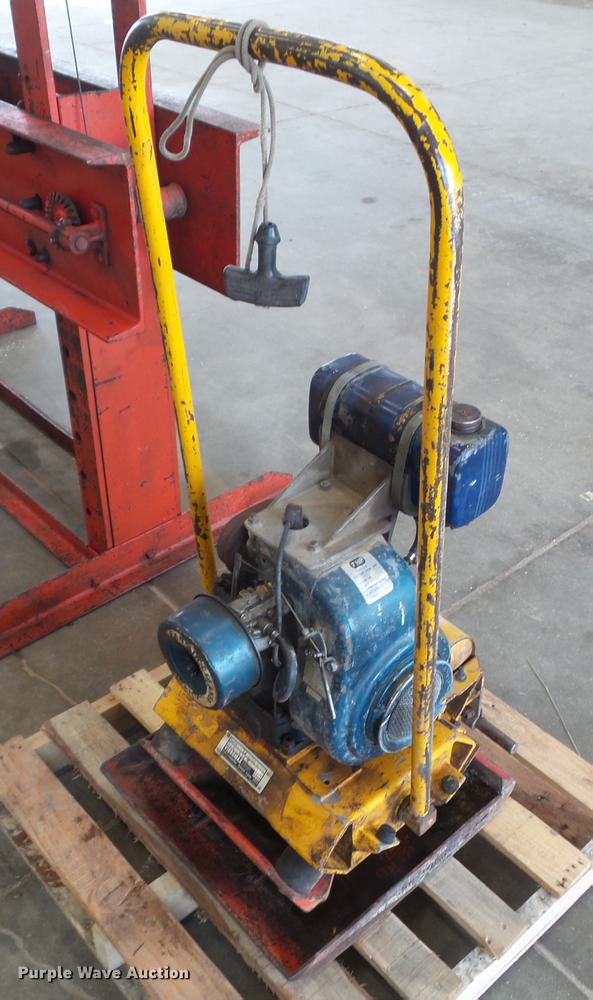 image for item DZ9377 Case Vibromax AW1250B compactor