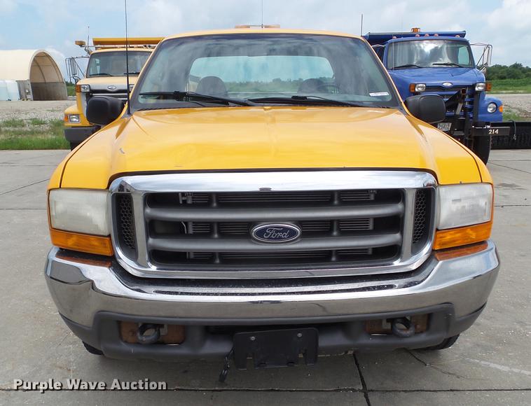 image for item DZ9379 1999 Ford F250 Super Duty SuperCab pickup truck