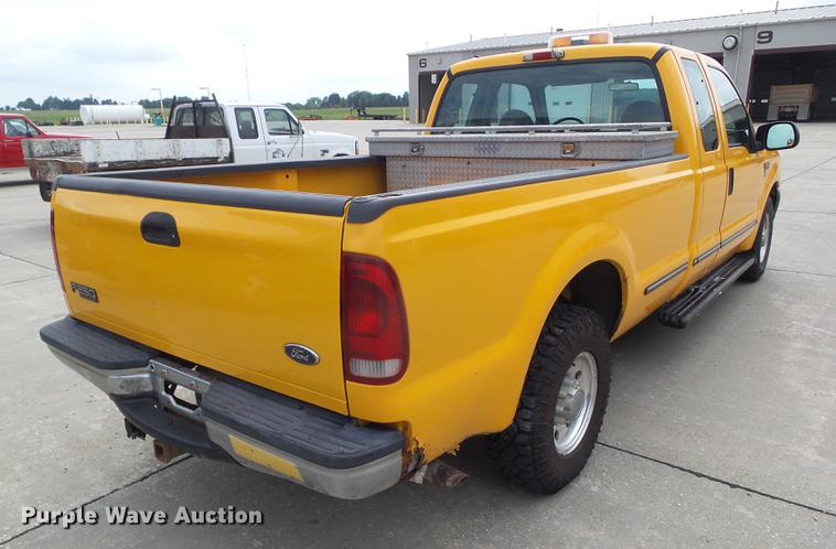 image for item DZ9379 1999 Ford F250 Super Duty SuperCab pickup truck