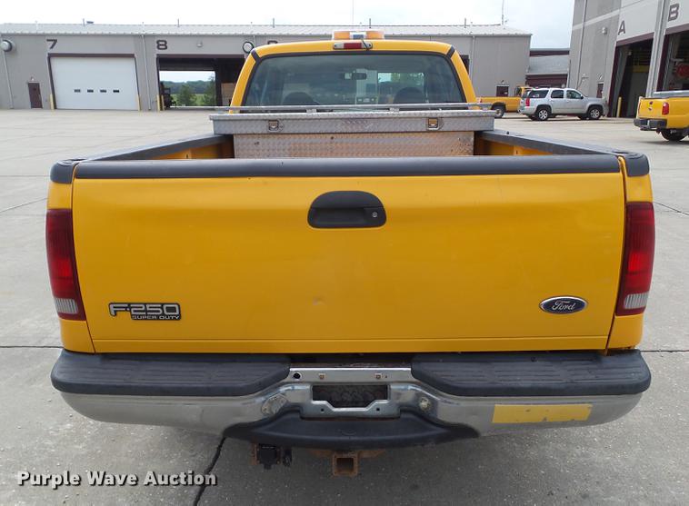 image for item DZ9379 1999 Ford F250 Super Duty SuperCab pickup truck