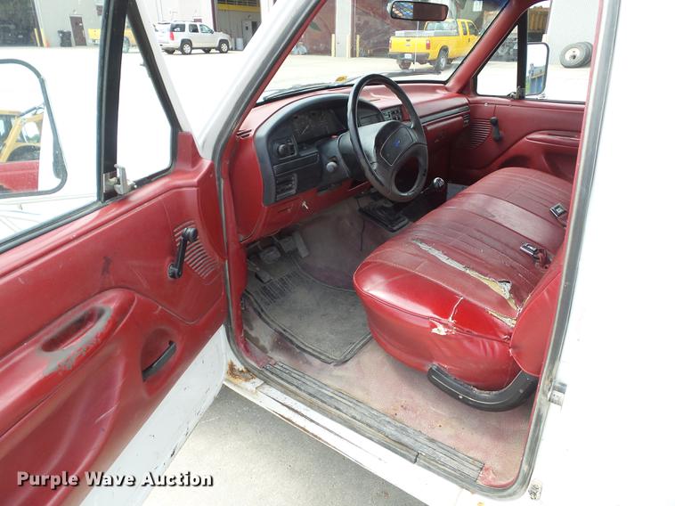 image for item DZ9380 1992 Ford F250 SuperCab flatbed pickup truck