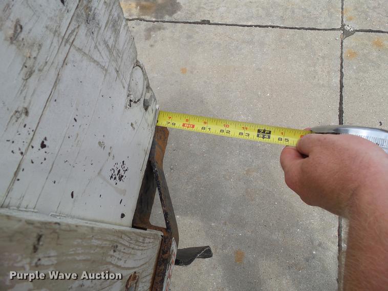 image for item DZ9380 1992 Ford F250 SuperCab flatbed pickup truck