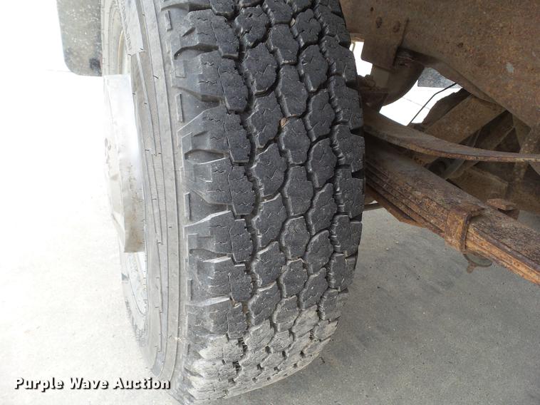 image for item DZ9380 1992 Ford F250 SuperCab flatbed pickup truck