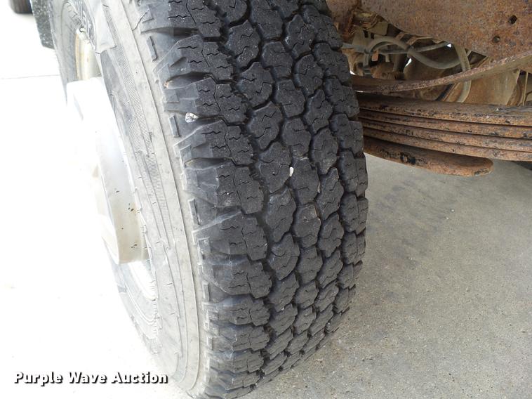 image for item DZ9380 1992 Ford F250 SuperCab flatbed pickup truck