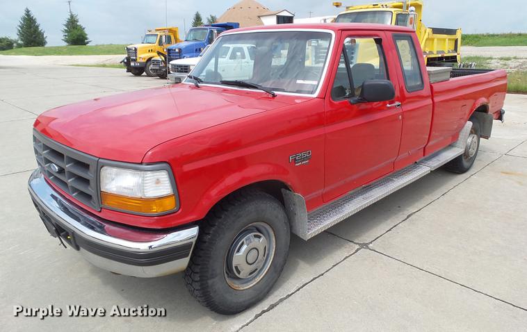 image for item DZ9381 1997 Ford F250 SuperCab pickup truck