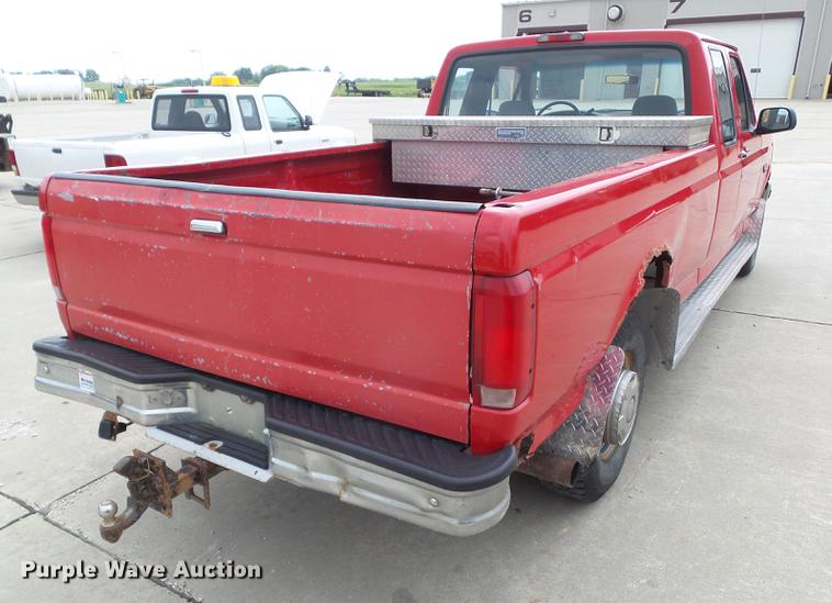 image for item DZ9381 1997 Ford F250 SuperCab pickup truck