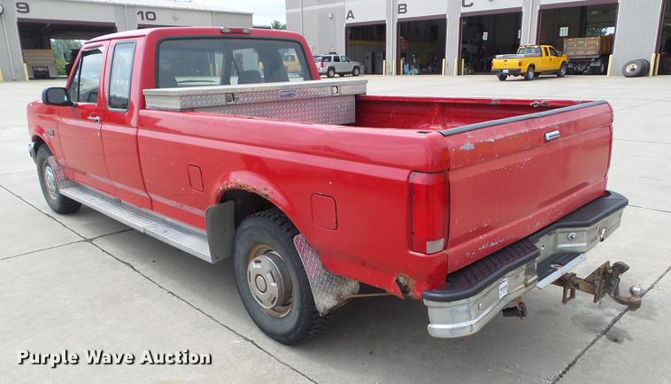 image for item DZ9381 1997 Ford F250 SuperCab pickup truck