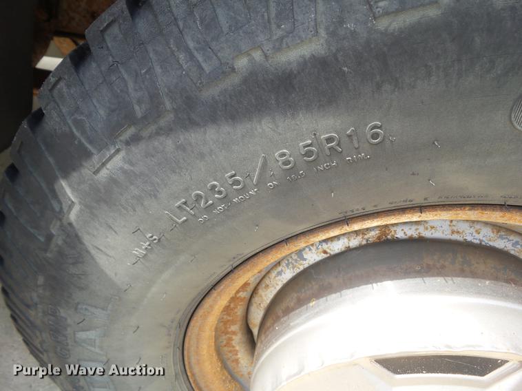 image for item DZ9381 1997 Ford F250 SuperCab pickup truck