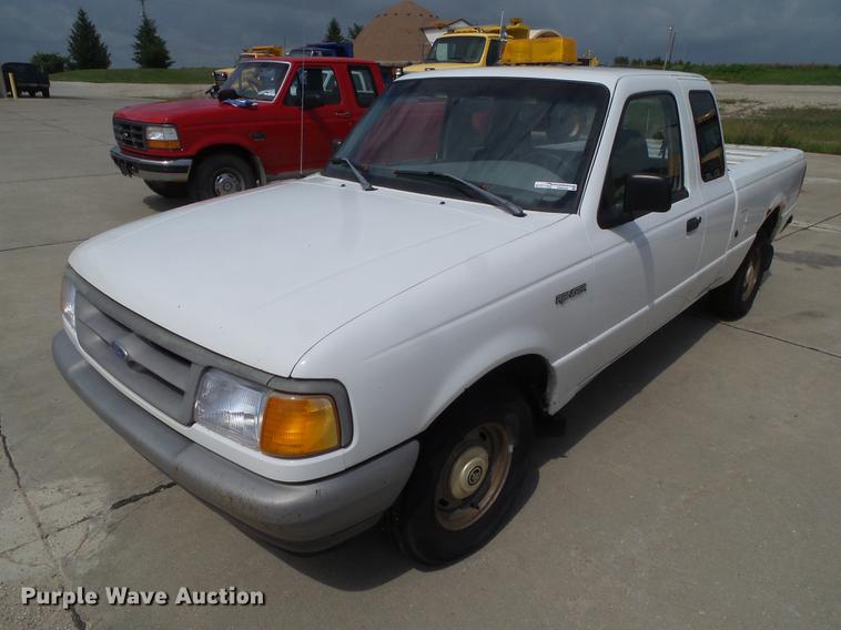 image for item DZ9382 1997 Ford Ranger SuperCab pickup truck