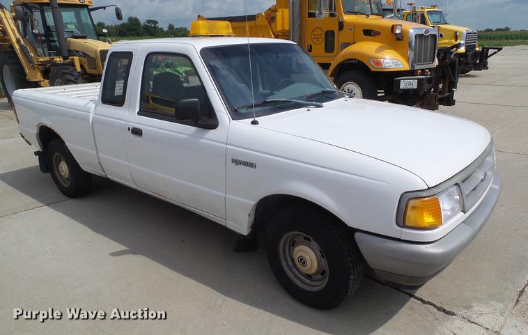 image for item DZ9382 1997 Ford Ranger SuperCab pickup truck
