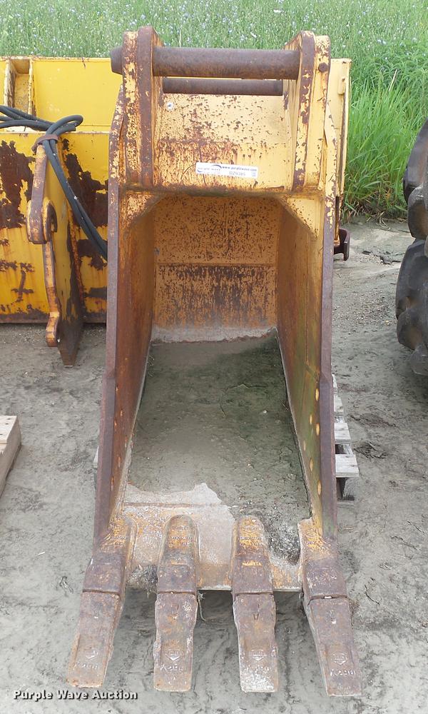 image for item DZ9385 Central Fabricators 1085C bucket