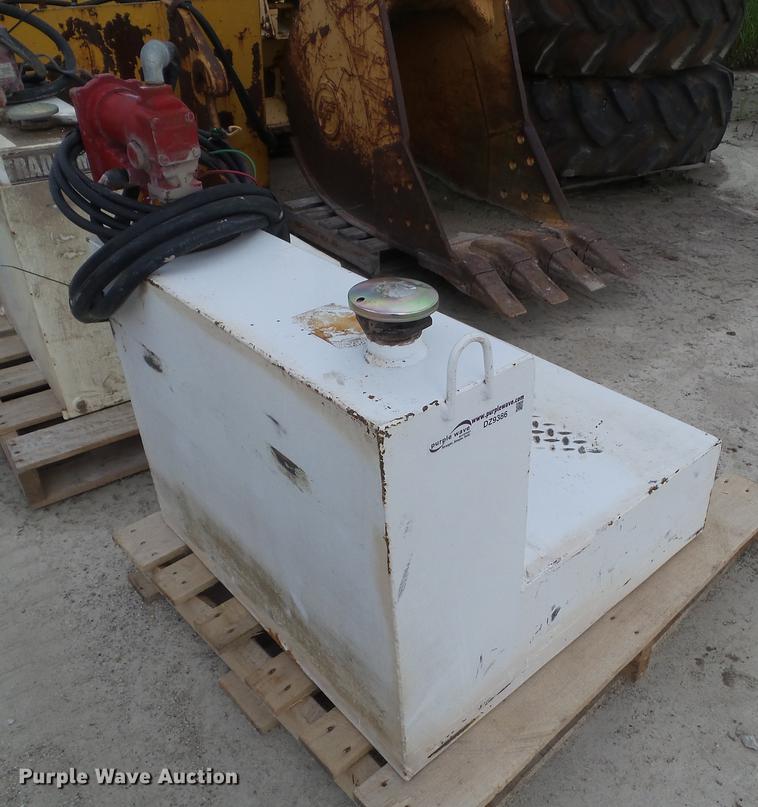 image for item DZ9386 Fuel tank