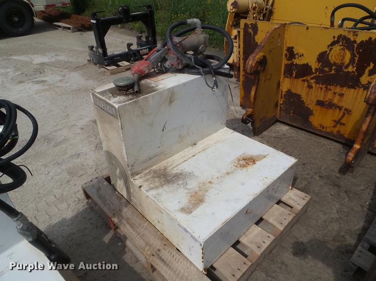 image for item DZ9387 Fuel tank