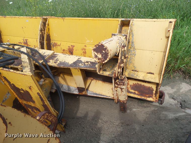 image for item DZ9389 Henke 11'W loader blade