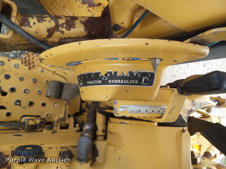 image for item DZ9391 1983 Ford 6610 tractor
