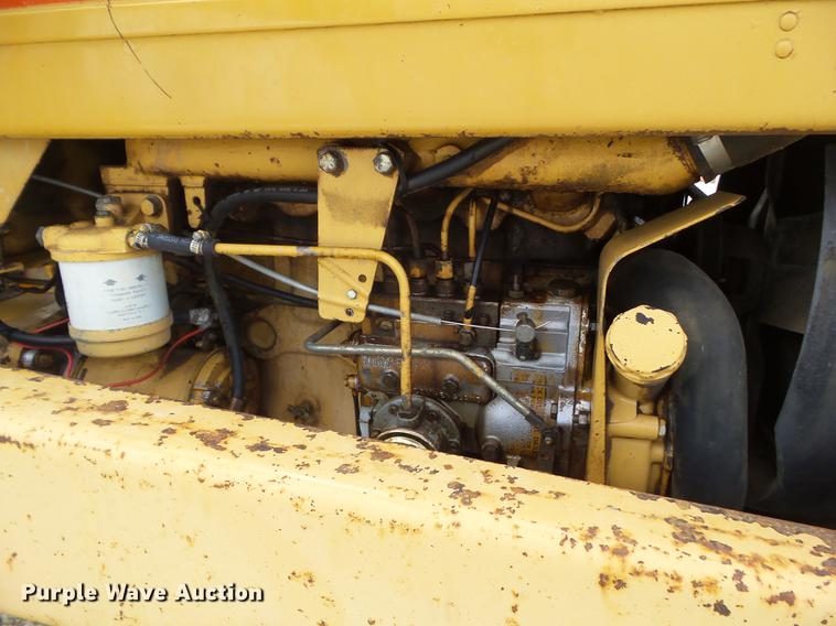 image for item DZ9391 1983 Ford 6610 tractor