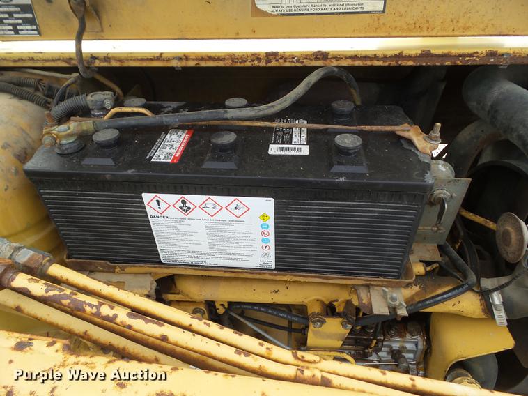 image for item DZ9391 1983 Ford 6610 tractor