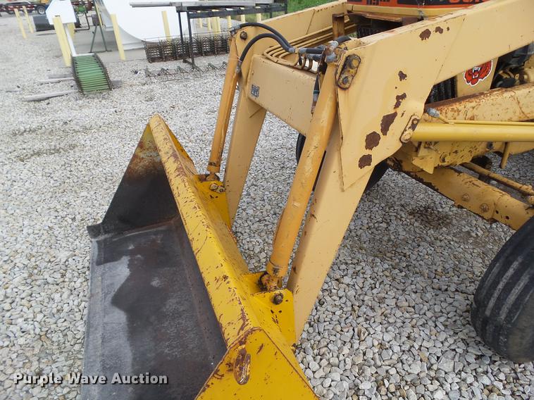 image for item DZ9391 1983 Ford 6610 tractor