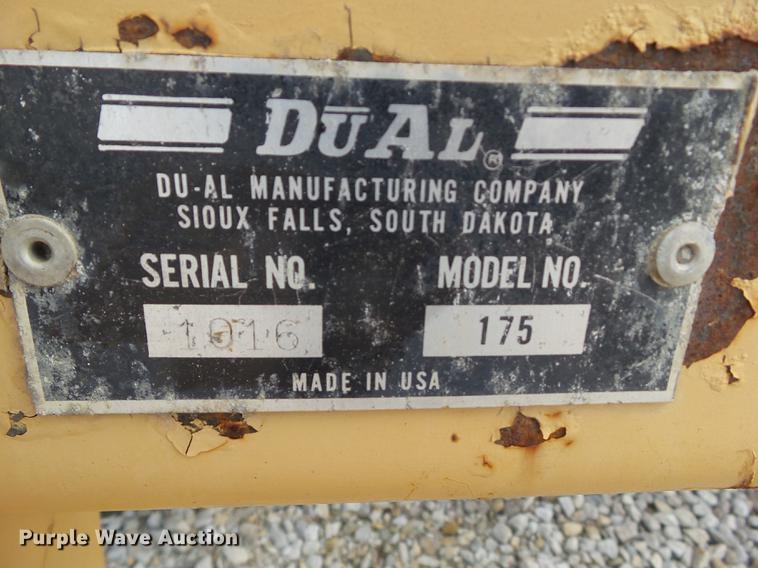 image for item DZ9391 1983 Ford 6610 tractor