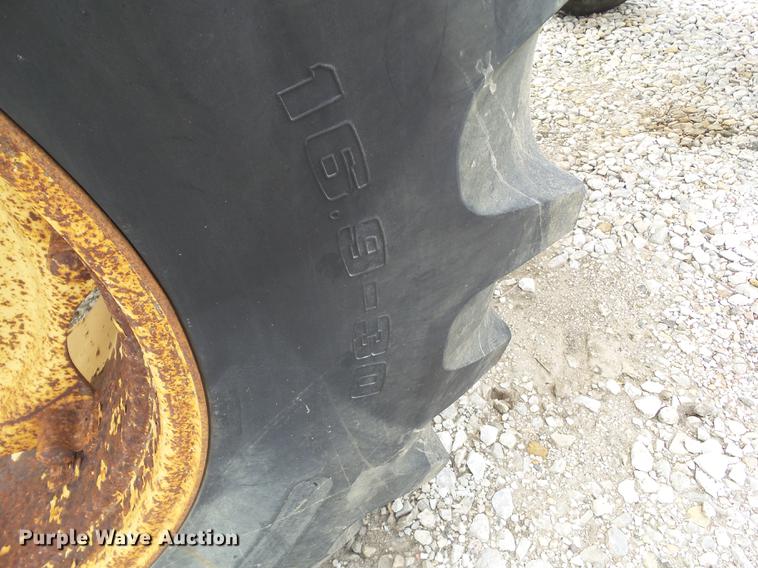 image for item DZ9391 1983 Ford 6610 tractor