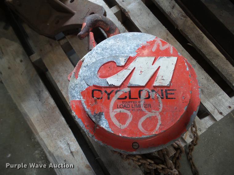 image for item DZ9394 1994 Spanco 3T20185 A-frame hoist