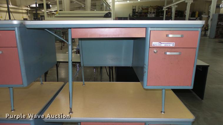 image for item EF9178 (4) desks