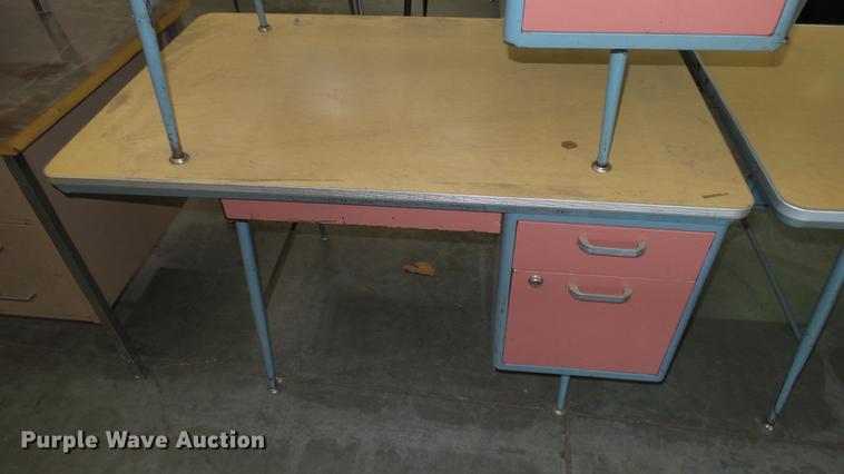 image for item EF9178 (4) desks