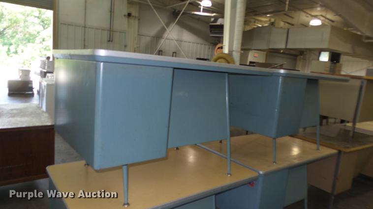 image for item EF9178 (4) desks