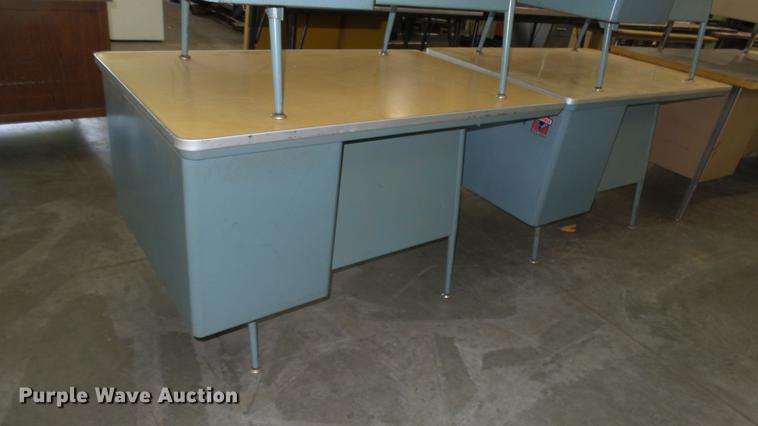 image for item EF9178 (4) desks