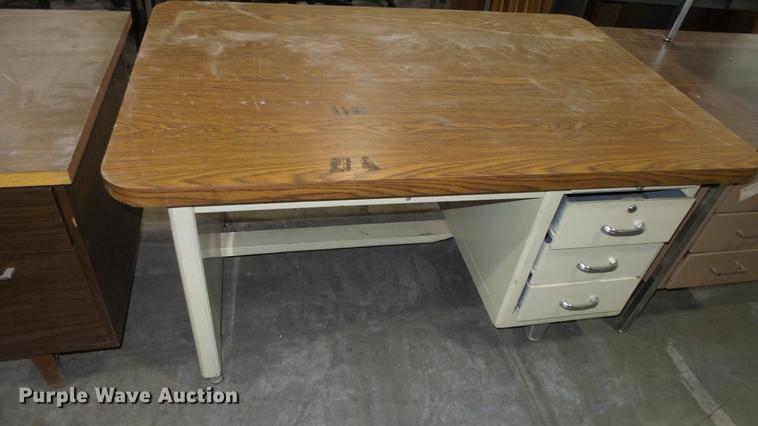 image for item EF9179 (11) desks