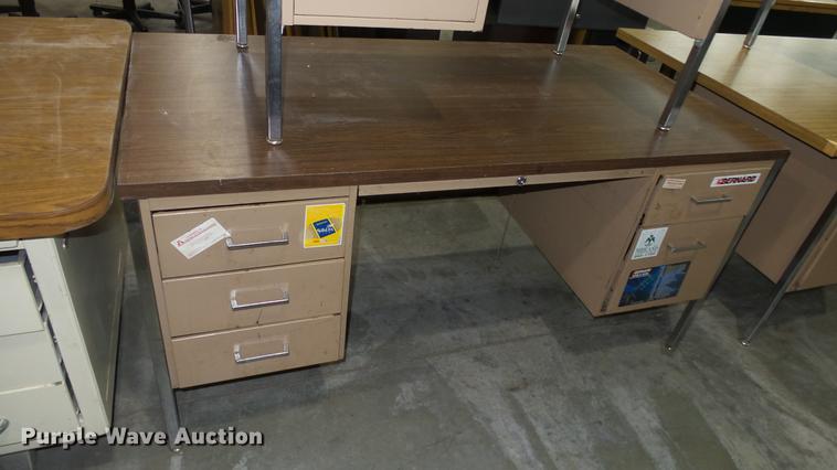 image for item EF9179 (11) desks