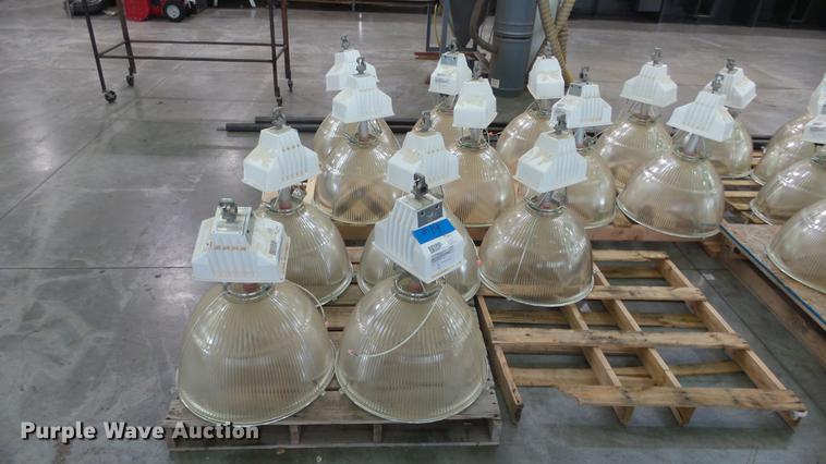 image for item EF9187 (24) holophone light fixtures