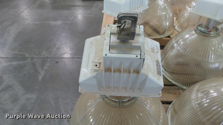 image for item EF9187 (24) holophone light fixtures