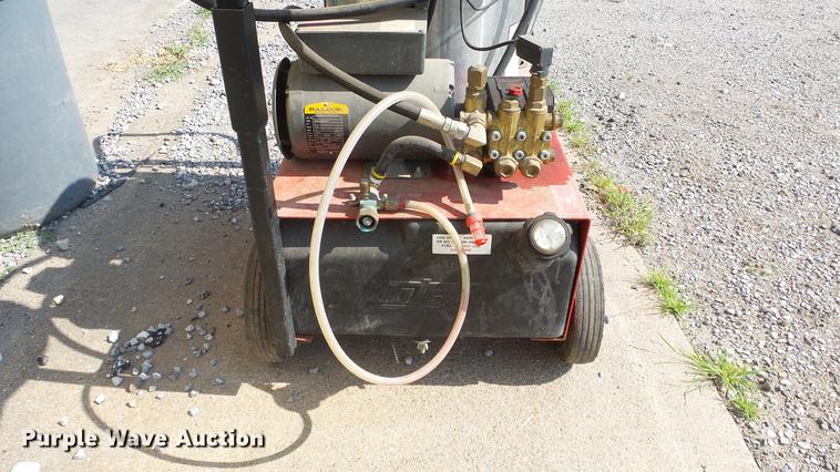 image for item EF9211 Hotsy 555SS hot pressure washer