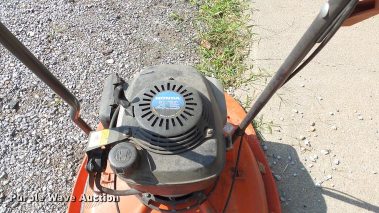 image for item EF9213 Husqvarna HVT52 string trimmer