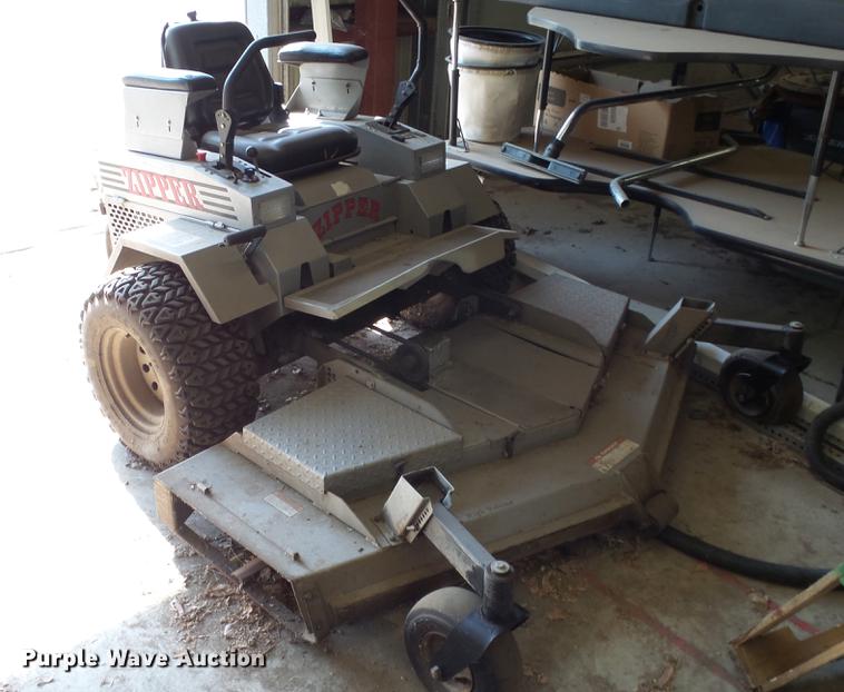 image for item EF9218 Zipper STS-27 ZTR lawn mower