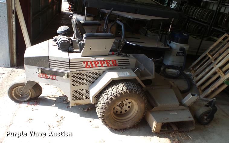 image for item EF9218 Zipper STS-27 ZTR lawn mower