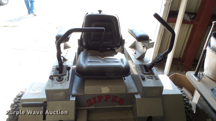 image for item EF9218 Zipper STS-27 ZTR lawn mower
