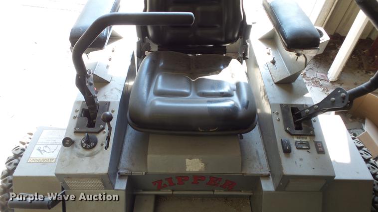 image for item EF9218 Zipper STS-27 ZTR lawn mower