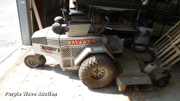 image for item EF9218 Zipper STS-27 ZTR lawn mower