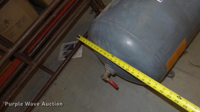 image for item EF9222 Johnson Controls air compressor