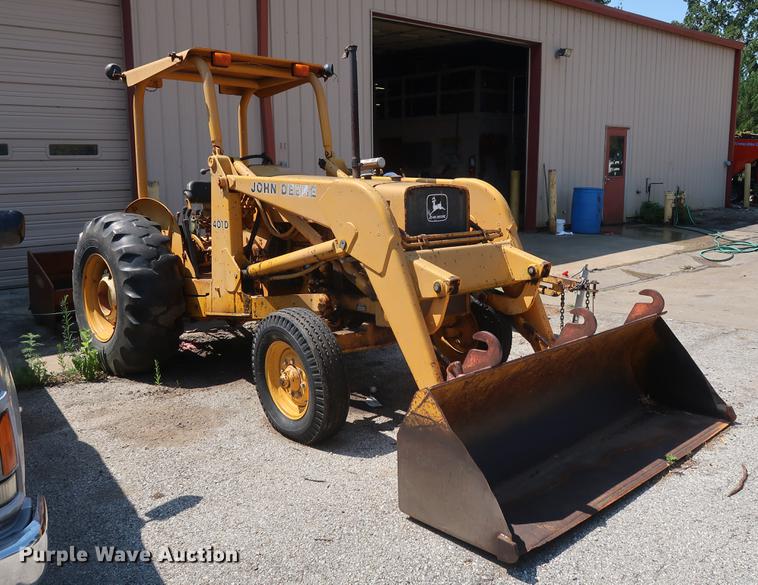 image for item EF9771 1985 John Deere 401D landscape tractor