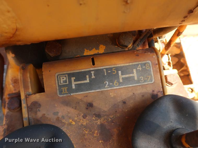 image for item EF9771 1985 John Deere 401D landscape tractor