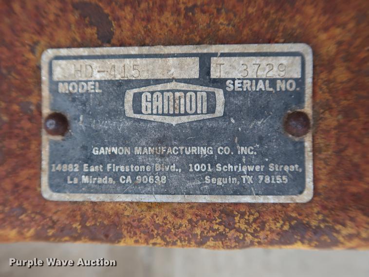 image for item EF9771 1985 John Deere 401D landscape tractor