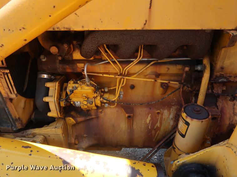 image for item EF9771 1985 John Deere 401D landscape tractor