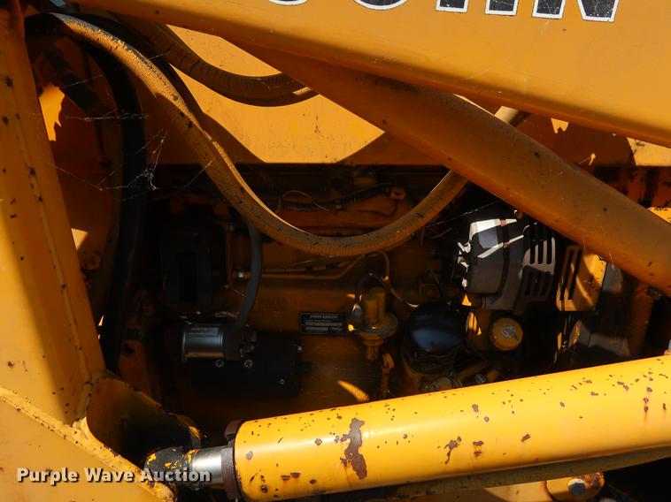 image for item EF9771 1985 John Deere 401D landscape tractor