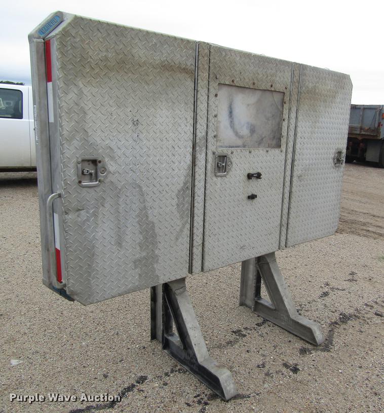 Magnum aluminum headache rack in Russell, KS Item EI9421 sold Purple Wave