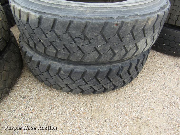 image for item EI9433 (6) 11R22.5 tires