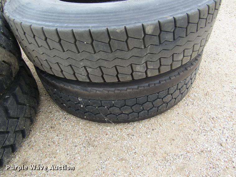 image for item EI9433 (6) 11R22.5 tires