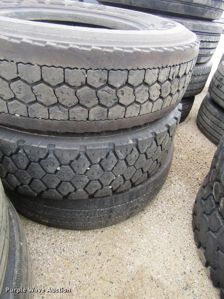 image for item EI9434 (9) tires